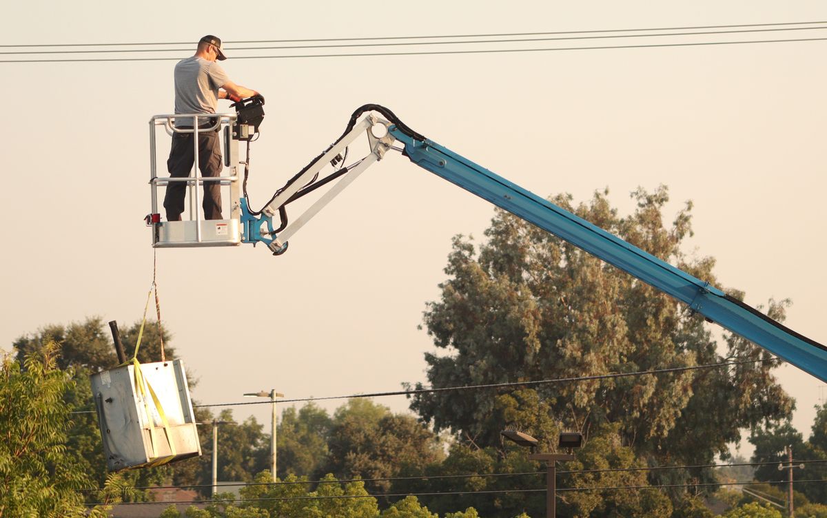 Commercial HVAC rooftop unit service in Phoenix, AZ by Airpex